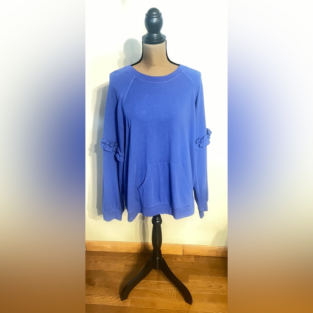 NWT/ SAM & LAVI ROYAL BLUE TOP,  SIZE L